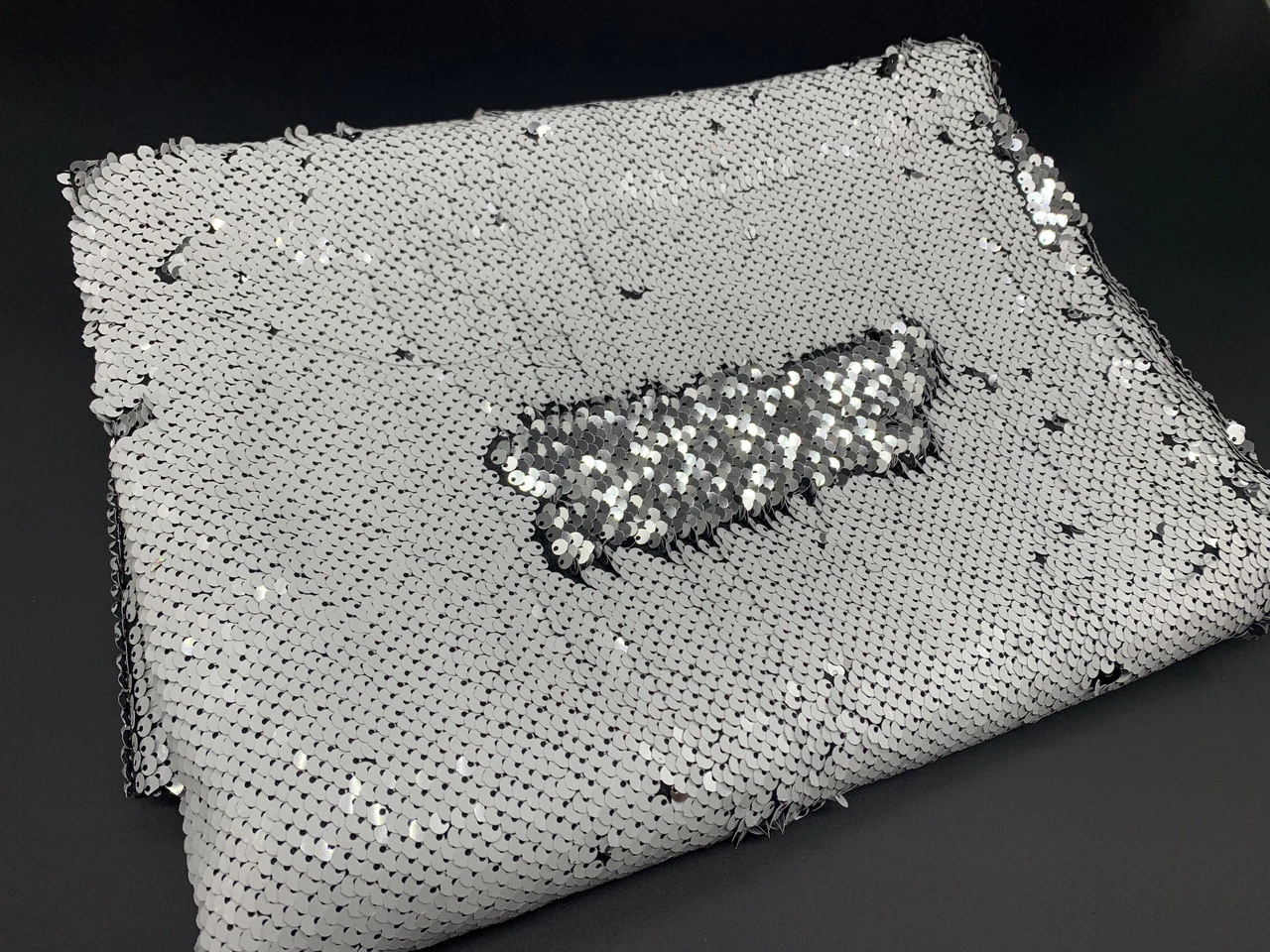 Ткань пайеточная, двусторонняя, Цвет «бело-серебристый»