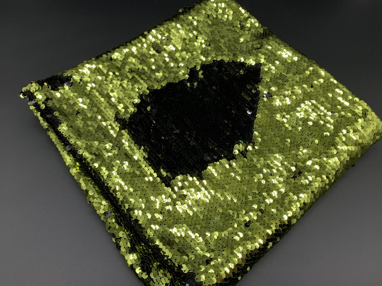 Ткань пайеточная, двусторонняя, Цвет «оливково-черный»