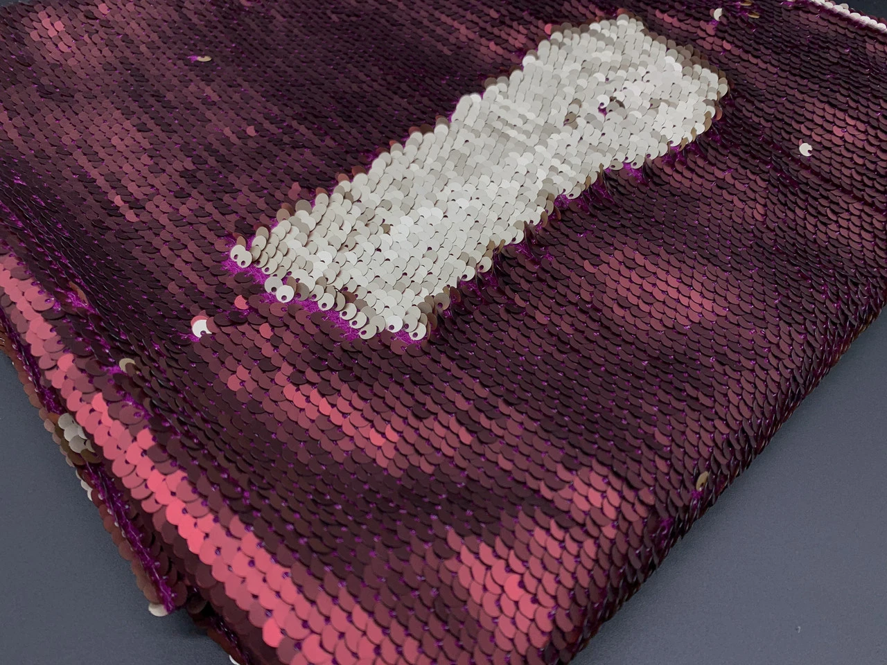 Ткань пайеточная, двусторонняя, Цвет «бордово-серебристый»