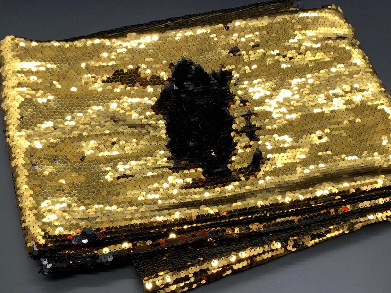 Ткань пайеточная, двусторонняя, Цвет «золотисто-черный»