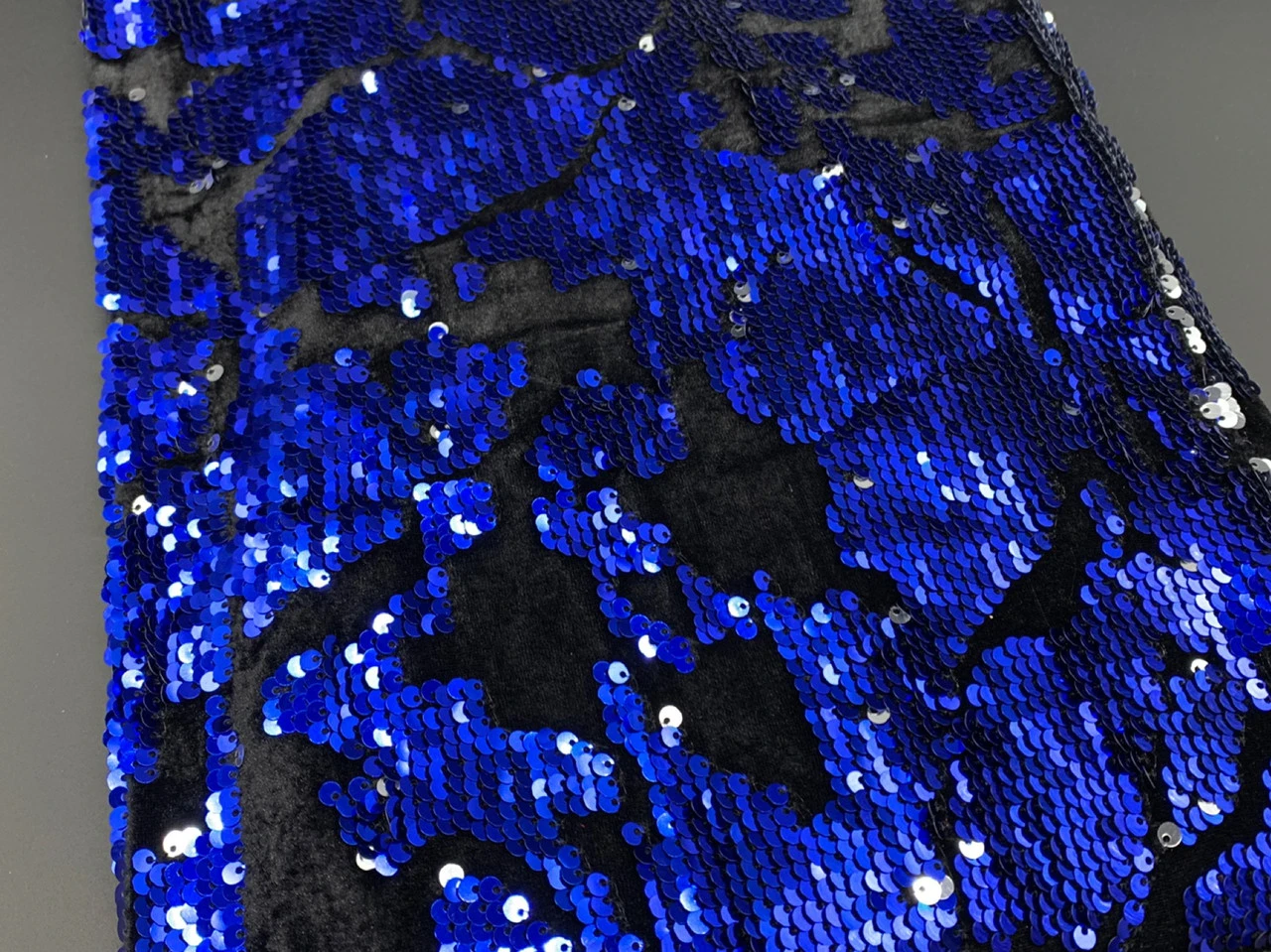 Ткань пайеточная, двусторонняя, Цвет «сине-серебристый»