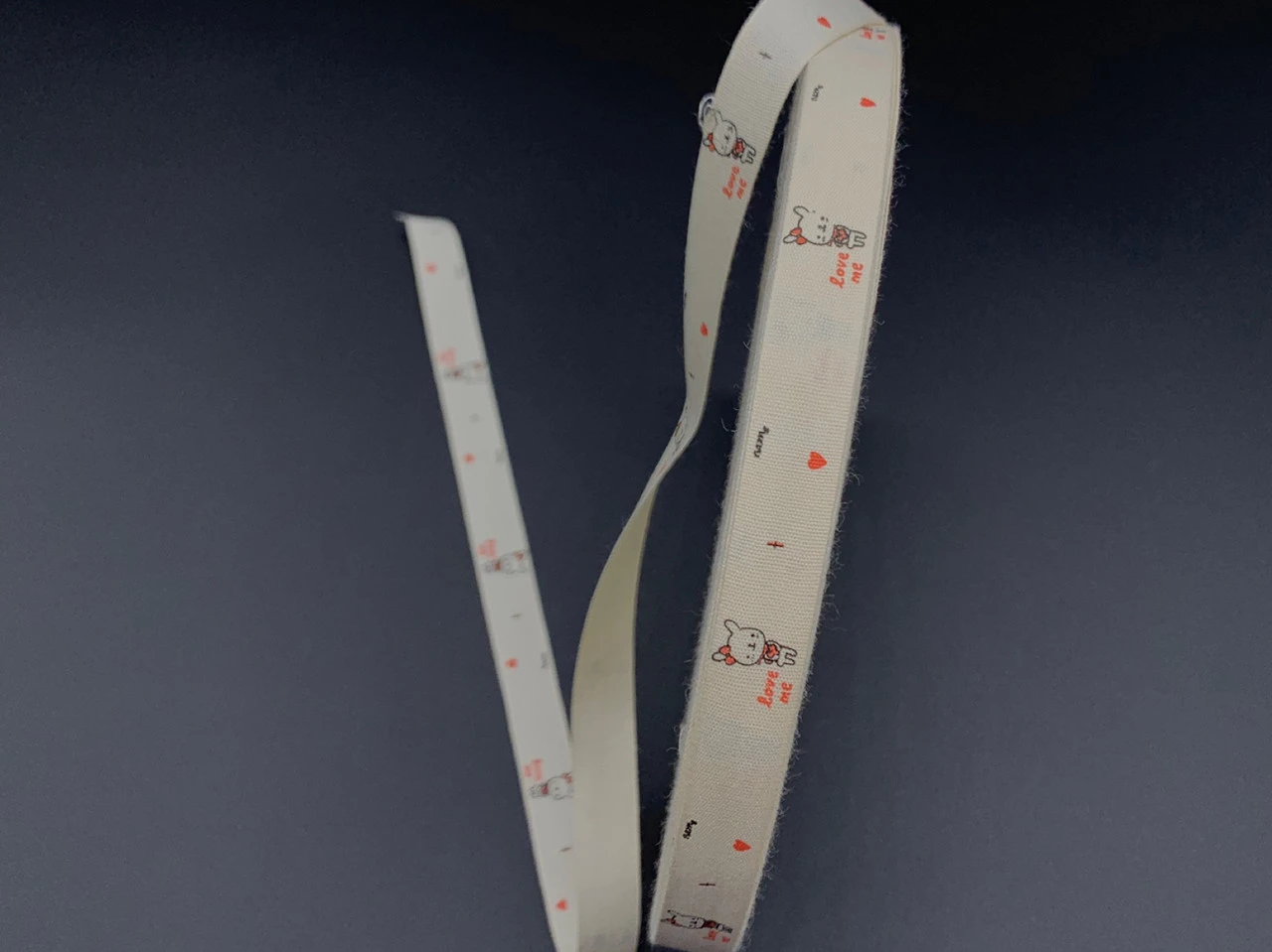 Стрічка декоративна з візерунком, "Love me", 1,5см, Колір "бежевий"