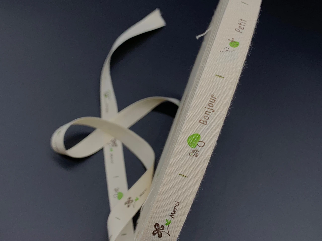 Стрічка декоративна з візерунком, "Bonjour" 1,5см, Колір "бежевий"