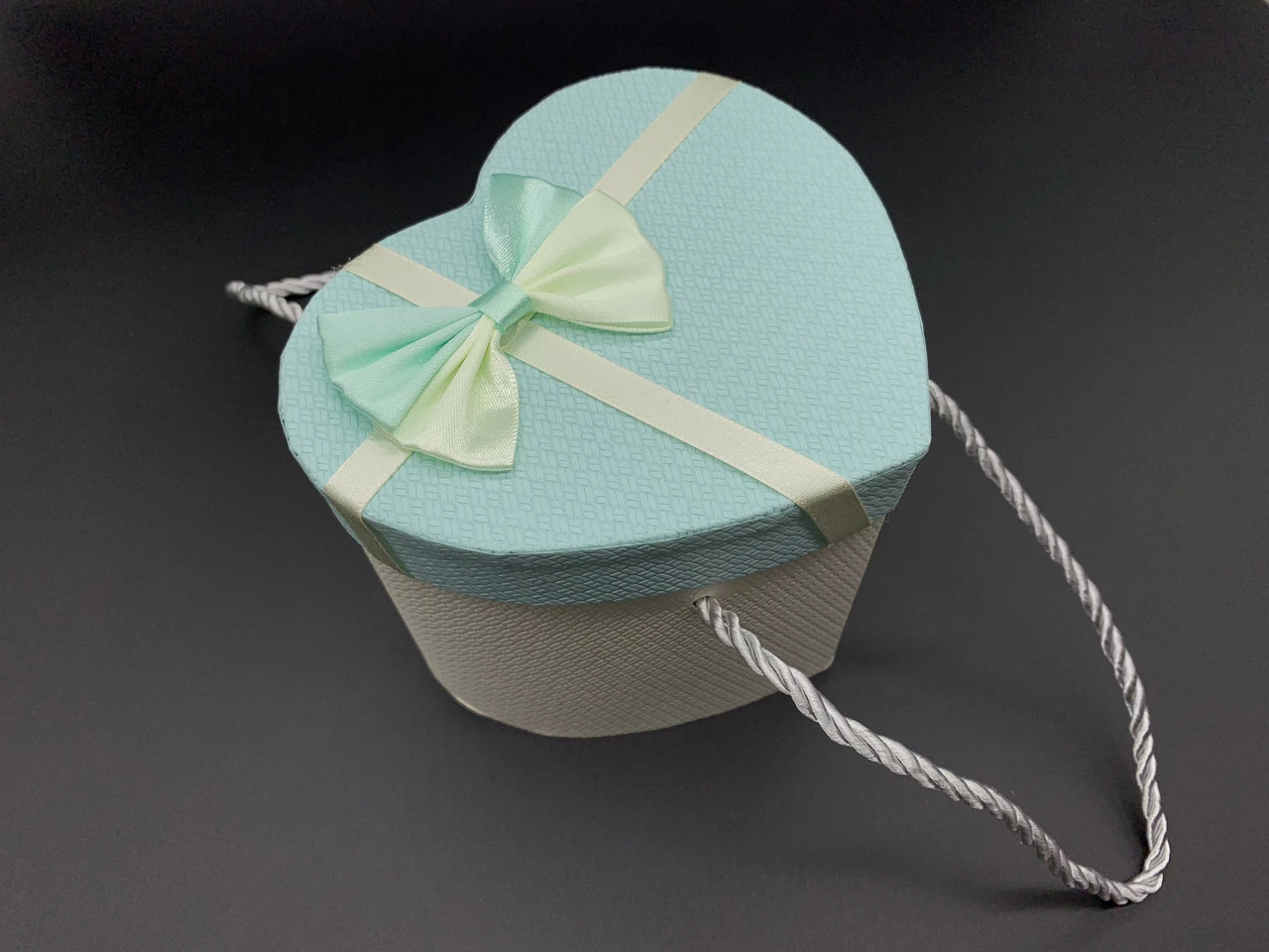 Коробка подарункова з ручками і бантиком, Серце, 15х12х12см, Колір "бірюзовий"