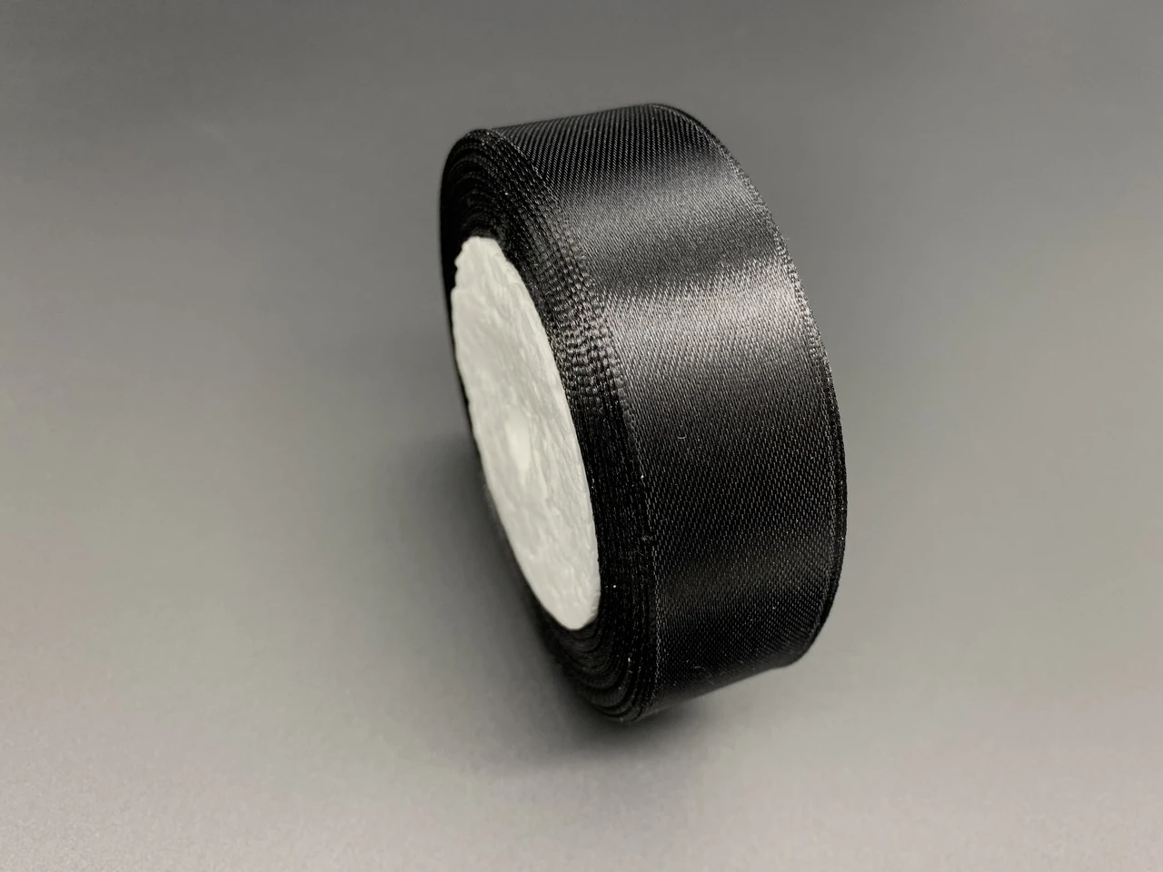 Стрічка атласна декоративна, 2,5см, 23м/рул, Колір "чорний"