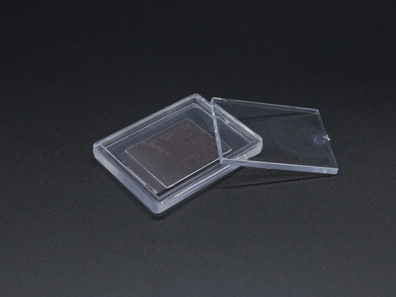 Акриловая заготовка с магнитом для фото, 40х52мм