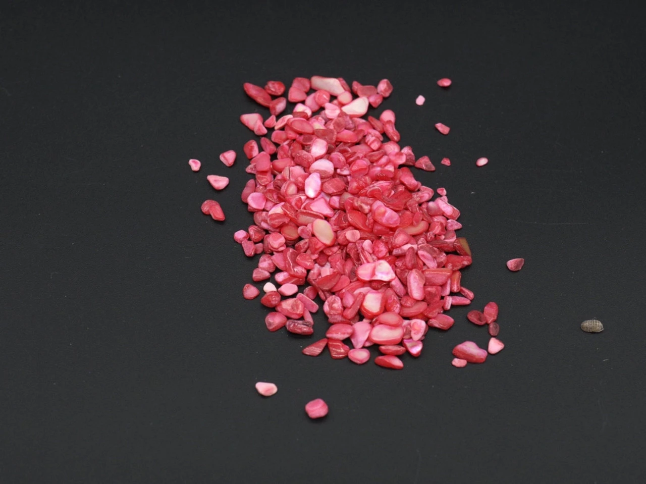 Камінчик декоративний, подріблений, полірований, 100 грам, Колір "малиновий"