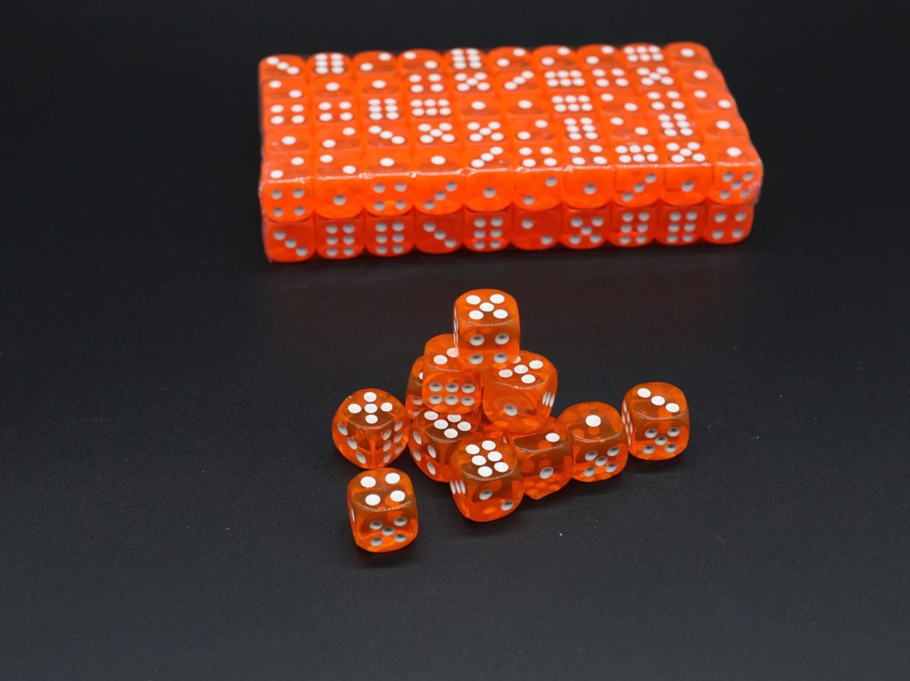 Гральні кубики кістки пластикові, 14 мм, Колір "помаранчевий"