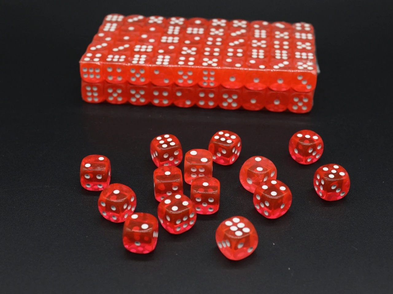 Гральні кубики кістки пластикові, 14 мм, Колір "малиновий"