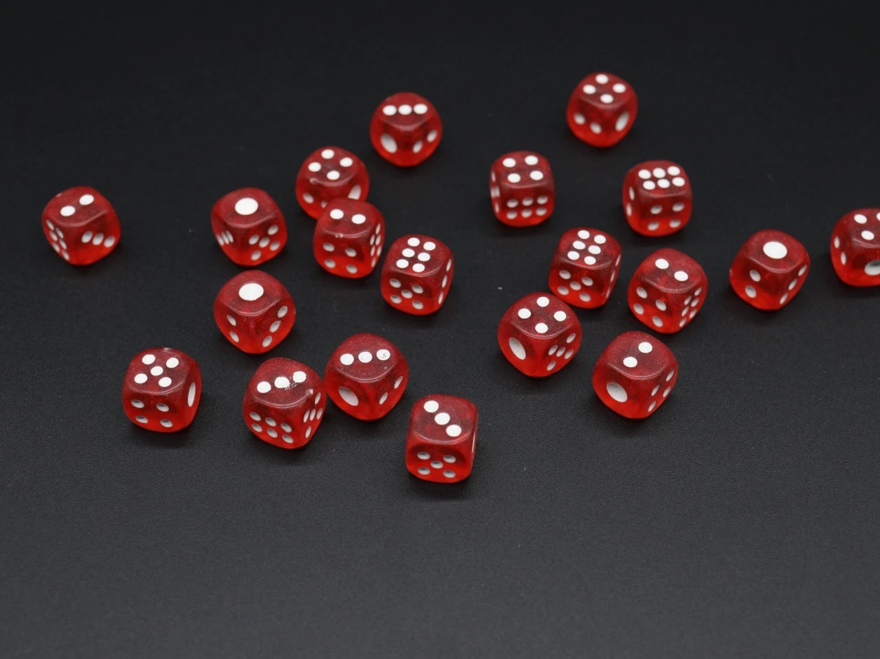 Гральні кубики кістки пластикові, 12 мм, Колір "червоний"