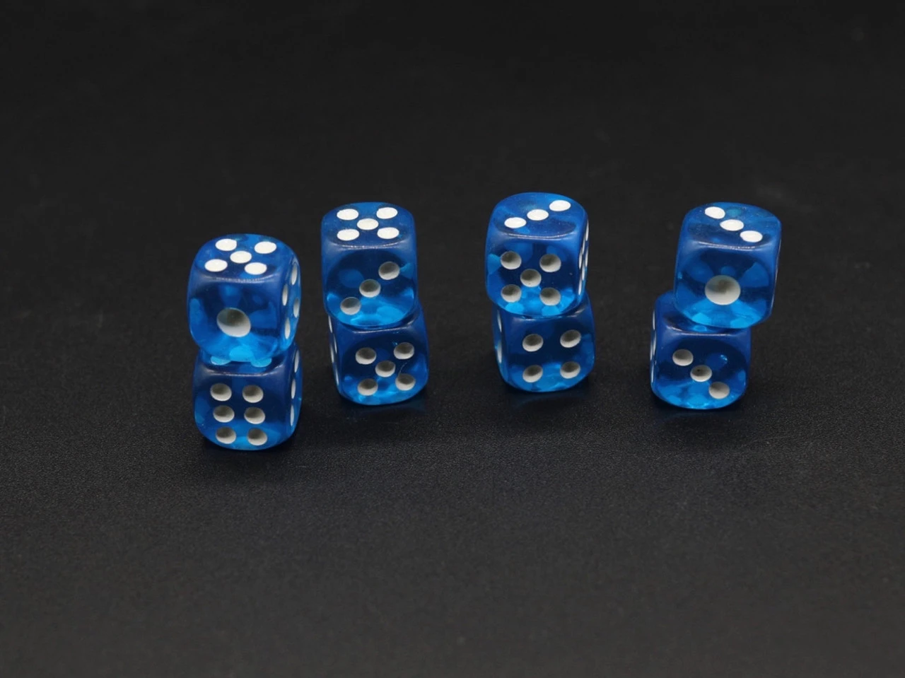 Гральні кубики кістки пластикові, 12 мм, Колір "блакитний" - 2