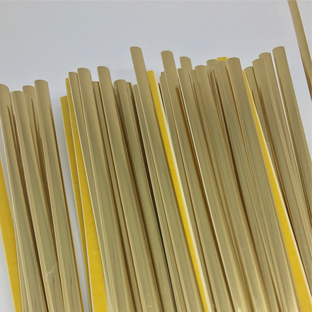 Молдинг ПВХ декоративный мебельный, 8мм, 100м, Цвет «золотистый» - 2