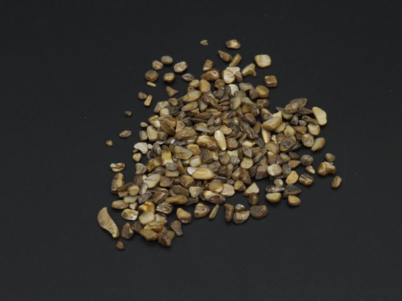 Камінчик декоративний, подріблений, полірований, 100 грам, Колір "коричневий"