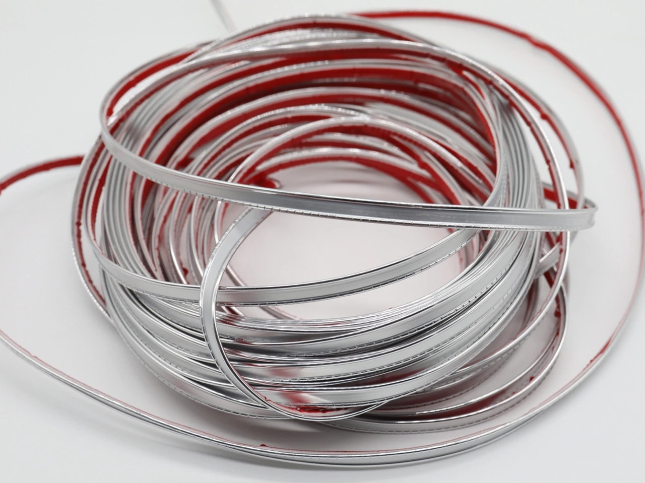 Молдинг ПВХ, декоративный мебельный, 8,5мм, Цвет «серебристый»