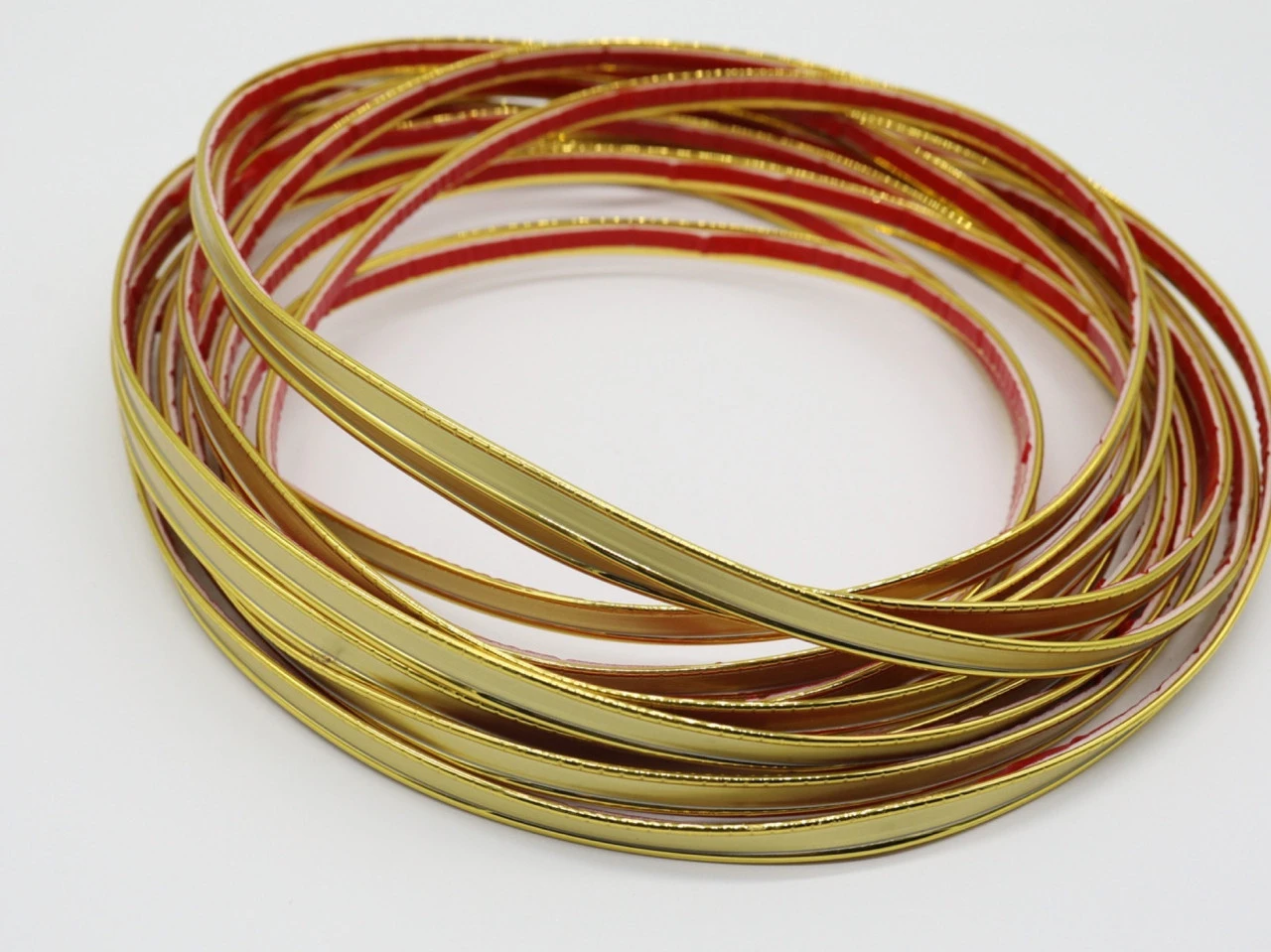 Молдинг ПВХ, декоративный мебельный, 8,5мм, Цвет «золотистый»