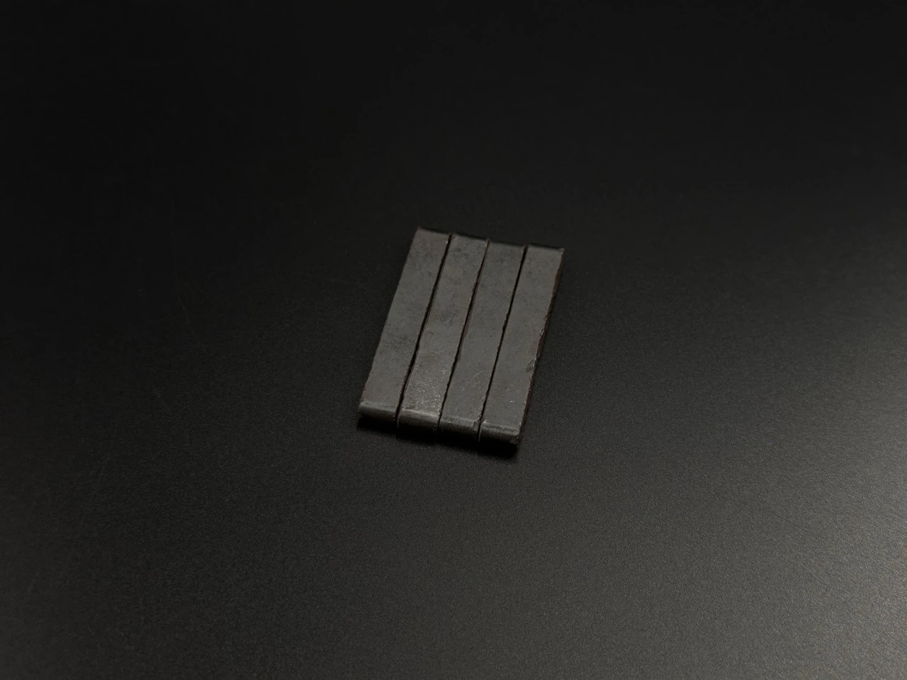 Магнит ферритовый, 47х7,5х4,8мм, Цвет «черный»