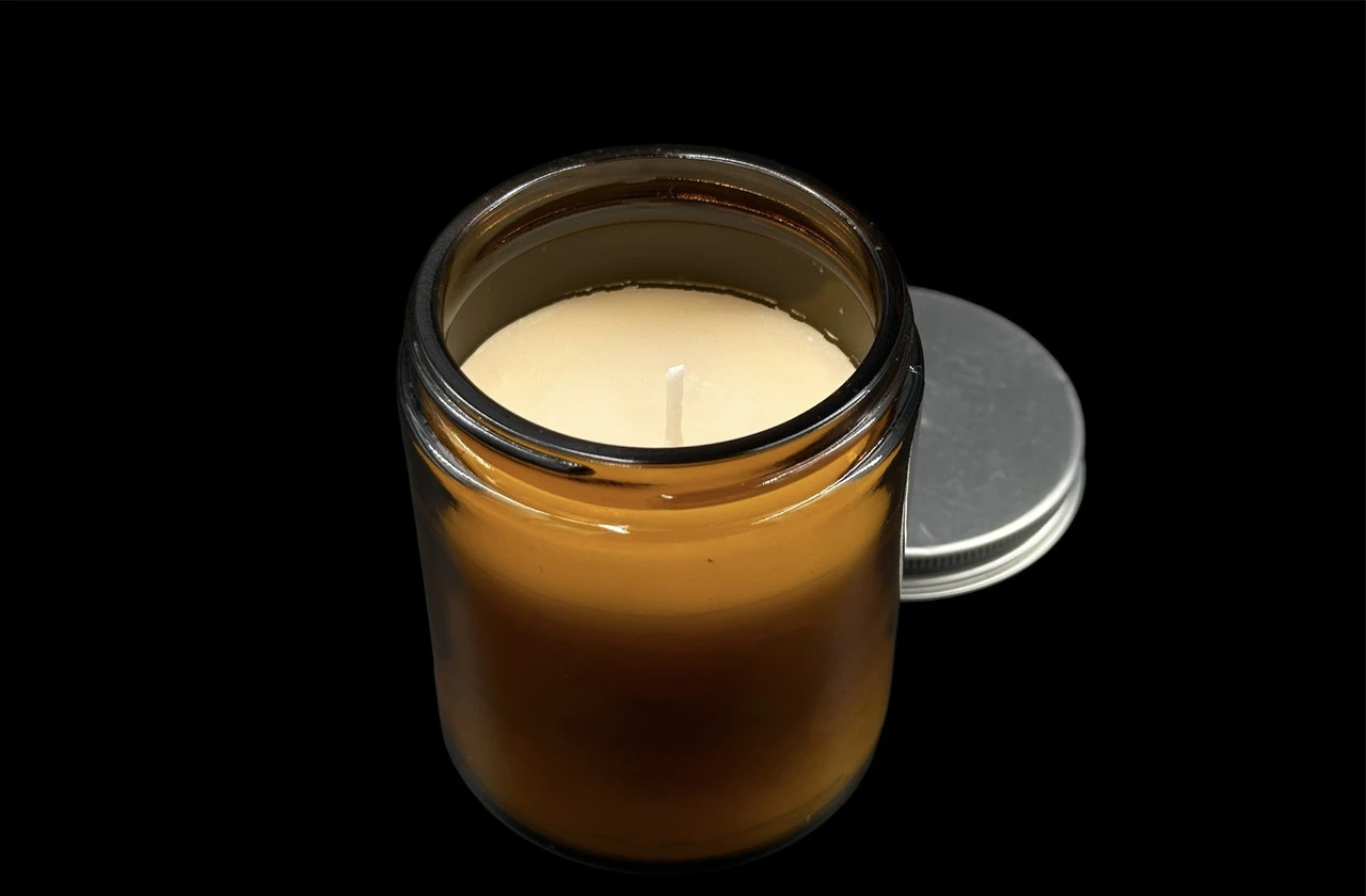 Аромасвічка соєва з ґнітом, аромат "Кориця та ваніль", 87х70мм