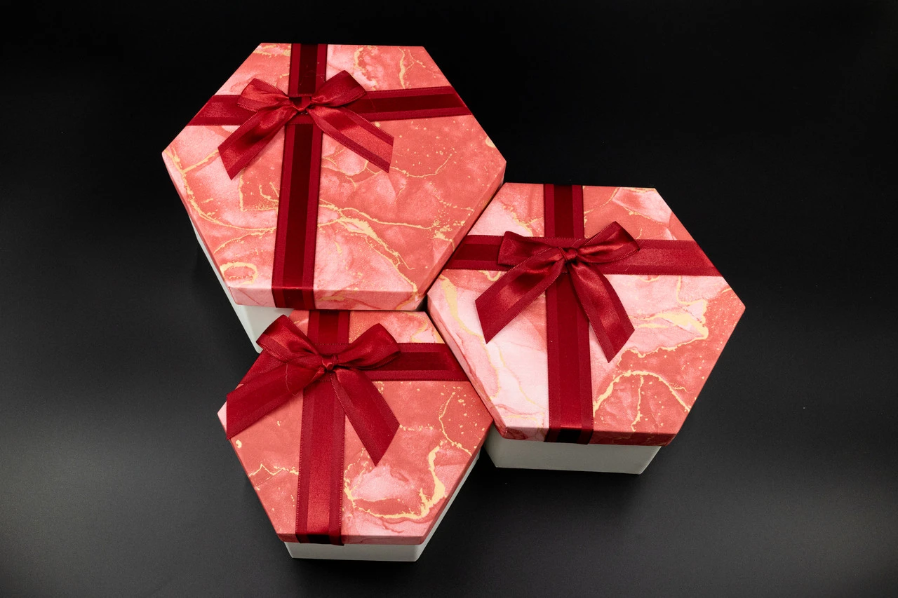 Коробка подарункова з бантиком, 19х10см, Колір "червоний", 3шт