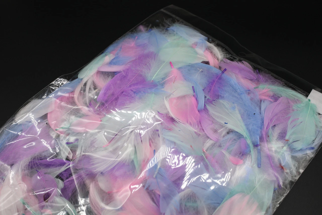 Наповнювач декоративний, Пір'я, Колір "кольоровий", 10грам