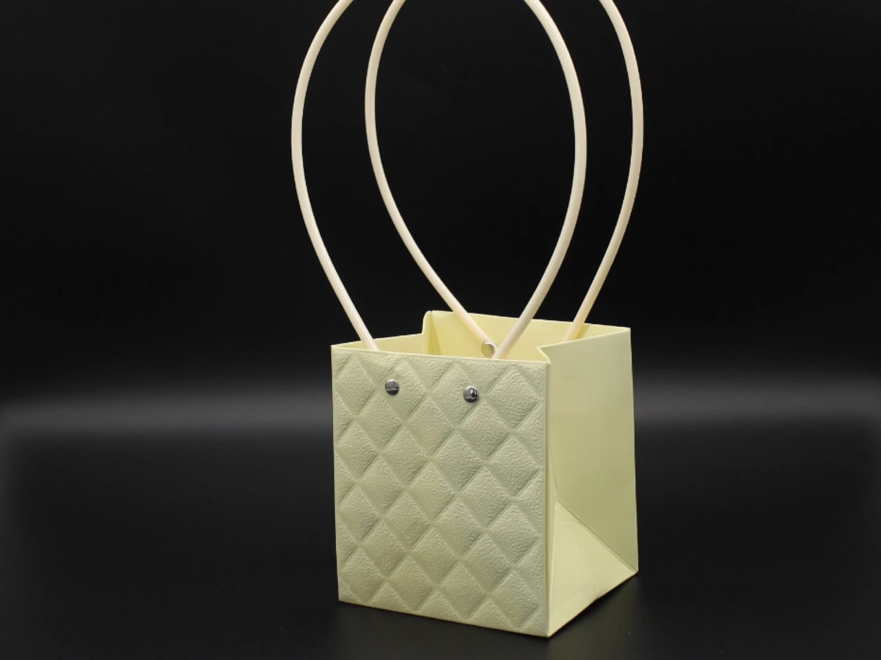 Коробка подарочная для цветов с ручкой, 13х11.5х11см, Цвет «желтый»