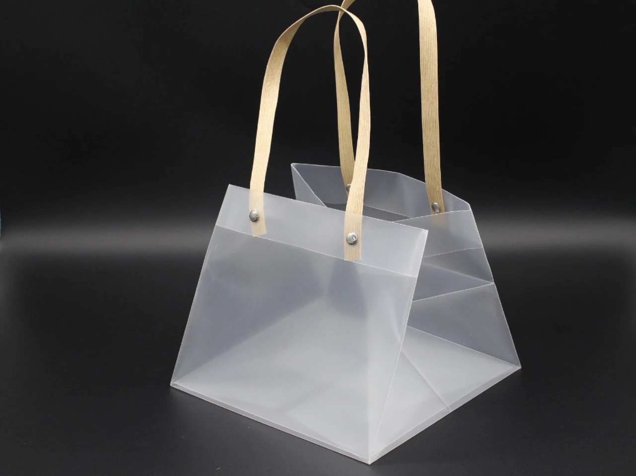 Коробка подарочная для цветов с ручками, 15х18х18см, Прозрачный