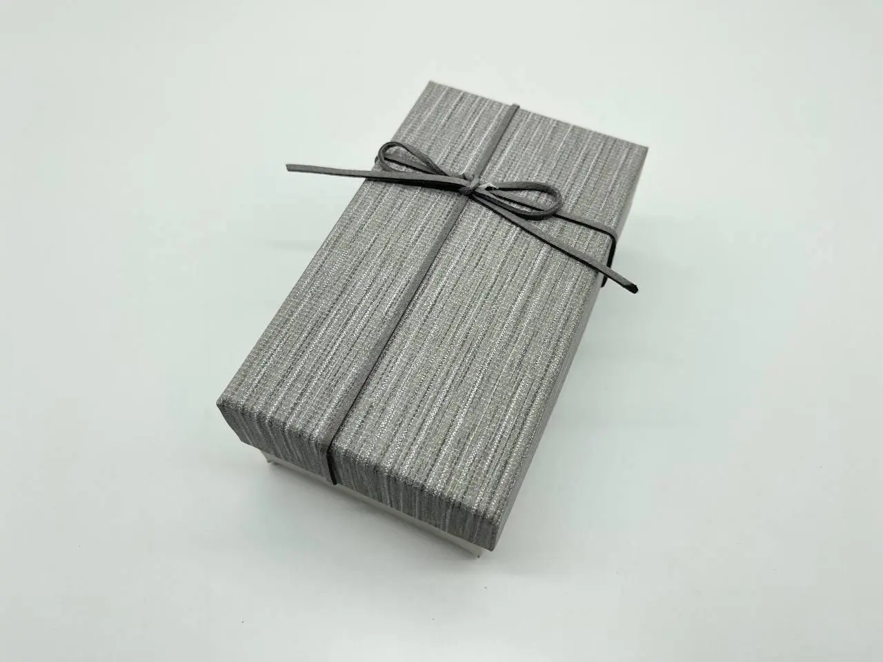 Коробка подарункова, 9х15х6см, Колір "сірий"