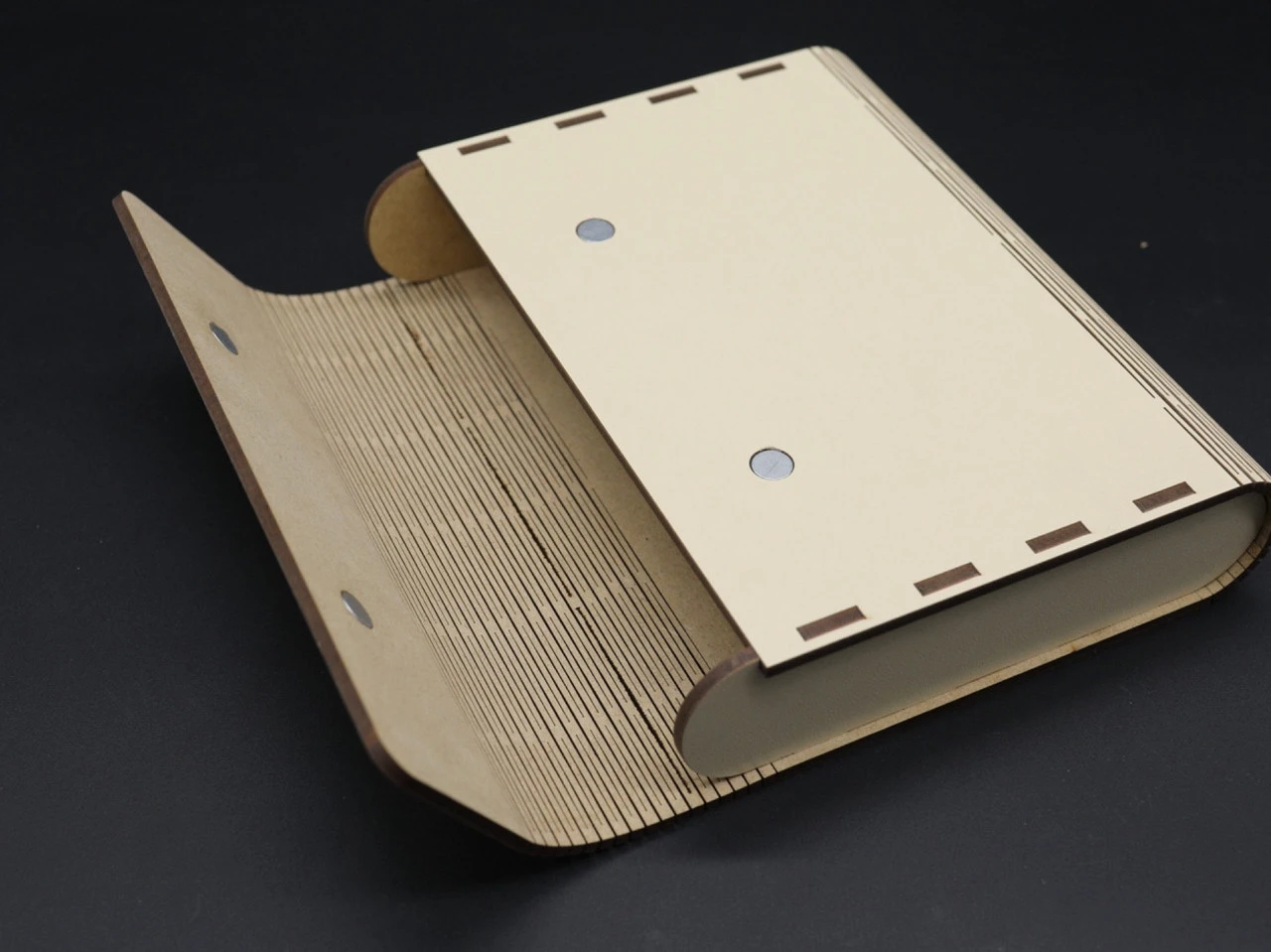 Скринька декоративна з фанери на магнітах, під декупаж, 17х14х4см, Колір "білий"