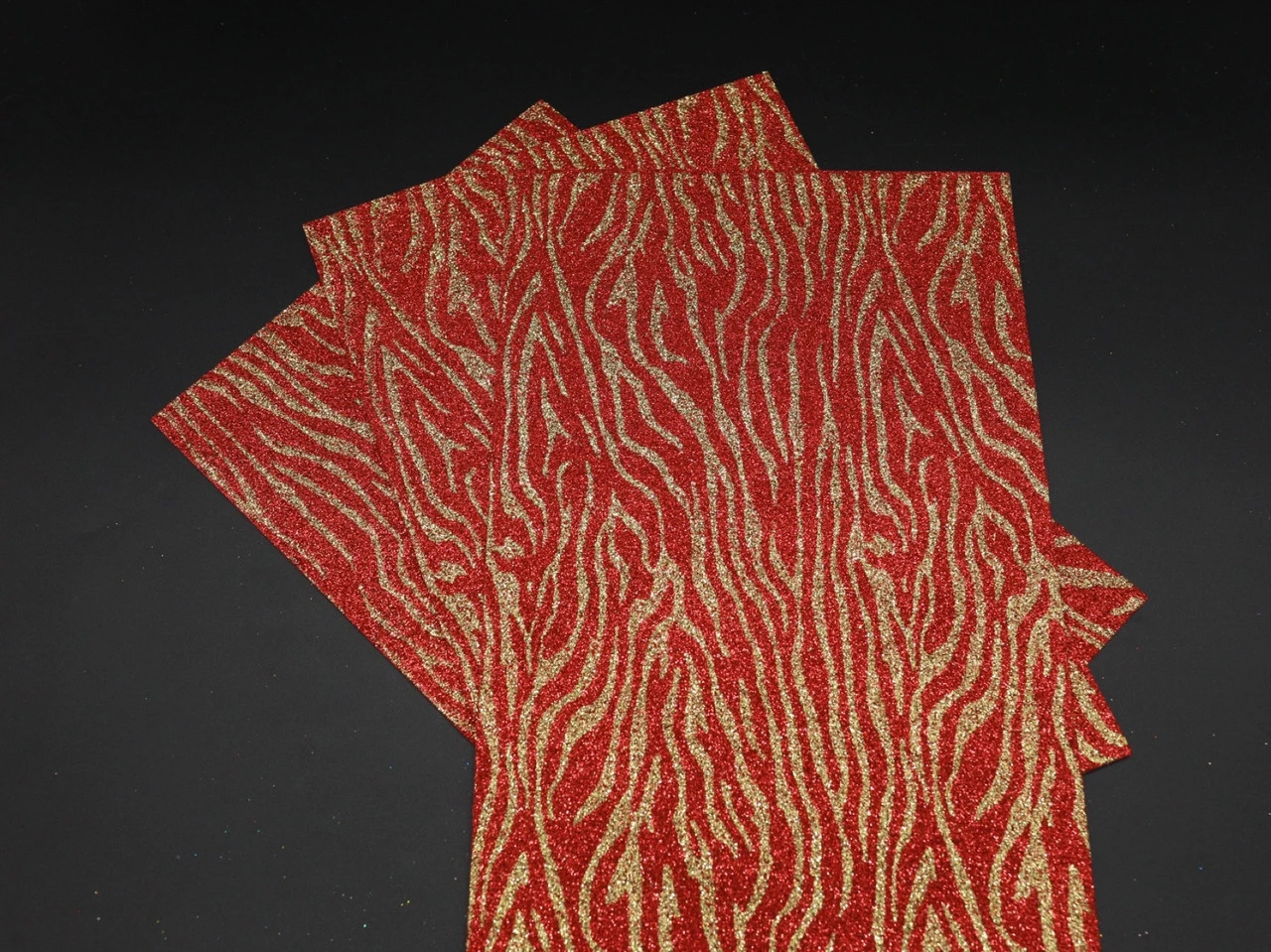 Фетр декоративный листовой глиттерный, 2мм, 30х20см, Цвет «красный»