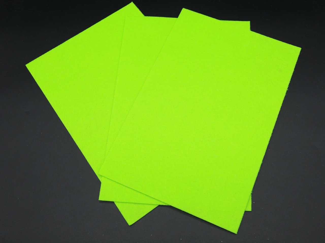 Фетр декоративный листовой глиттерный, 2мм, 30х20см, Цвет «салатовый»