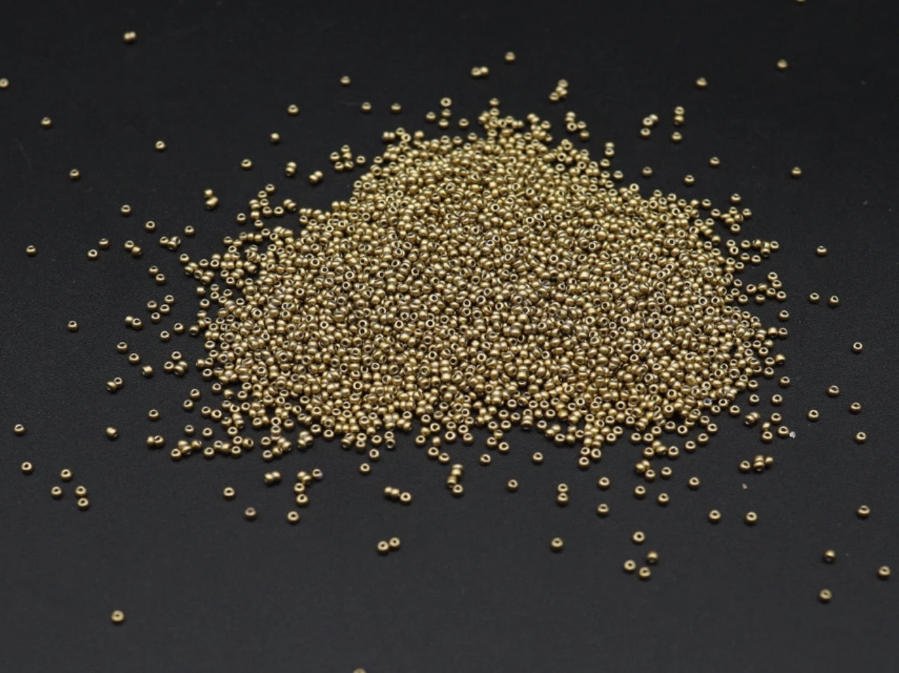 Бісер, Круглий, 1,5мм, 100г/уп, Колір "золотистий "