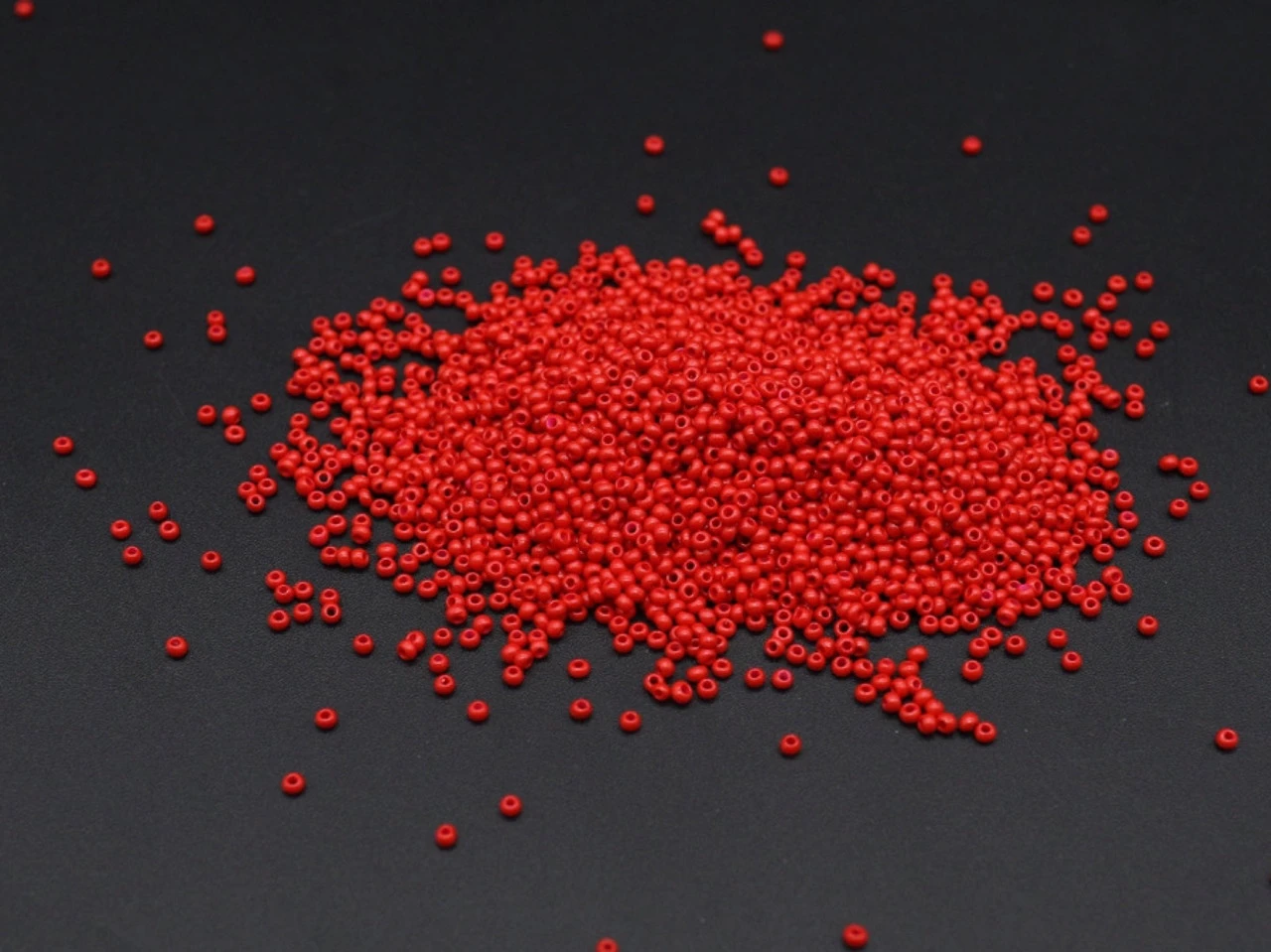 Бісер, Круглий, 1,9мм, 100г/уп, Колір "червоний"