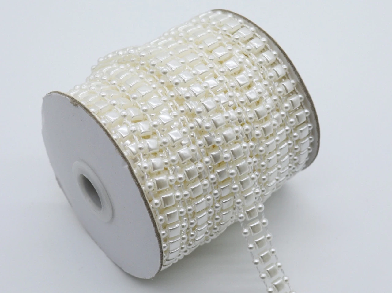 Лента из бусин, 4мм, Цвет «белый»