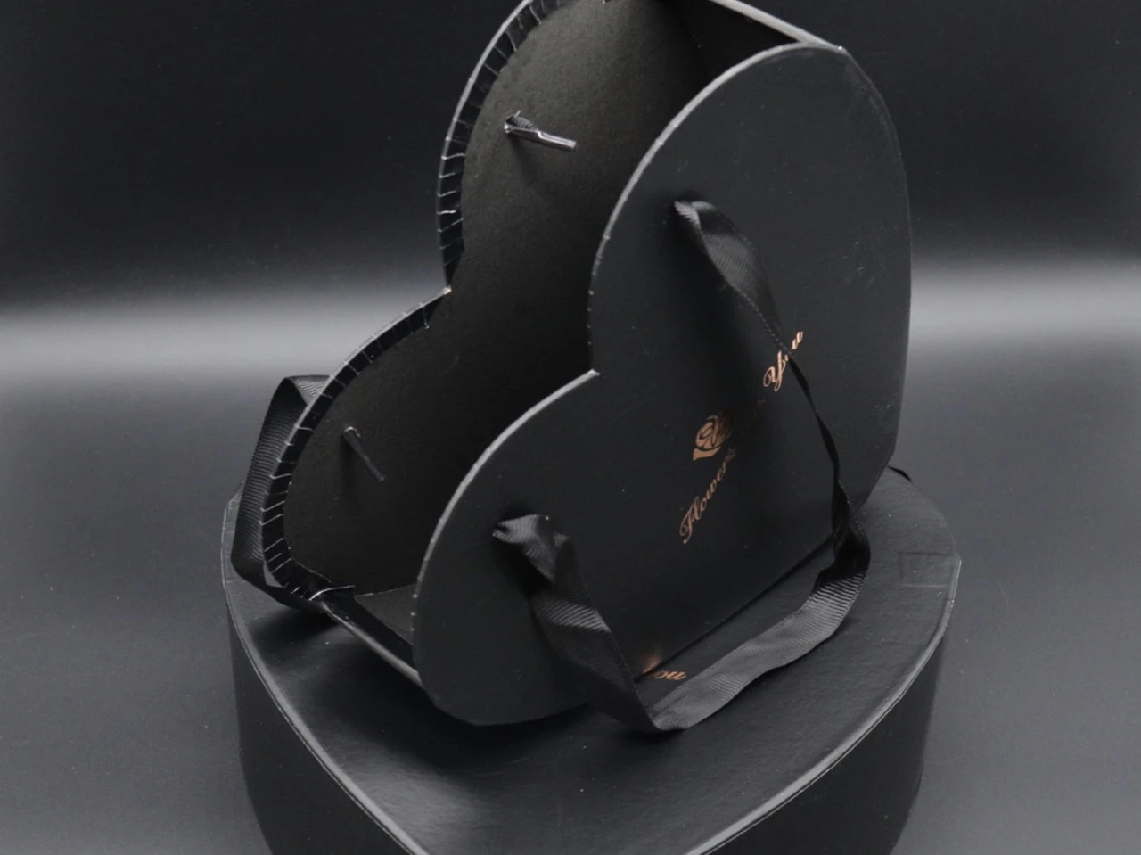 Коробка подарункова для квітів, Серце, 27х26х10см,  Колір "чорний", 2шт - 2