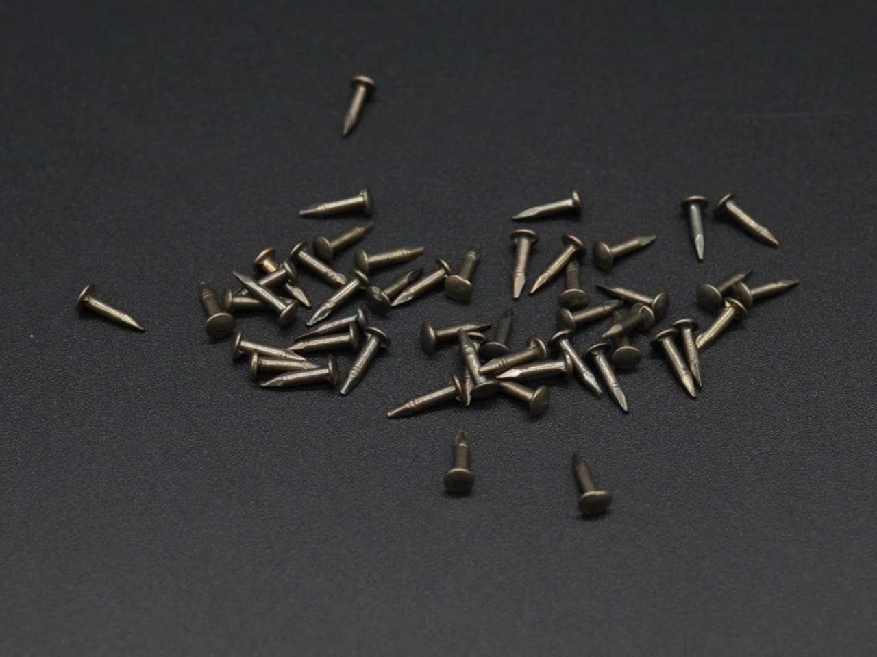 Цвяхи декоративні, 3,5х8мм, Чорний