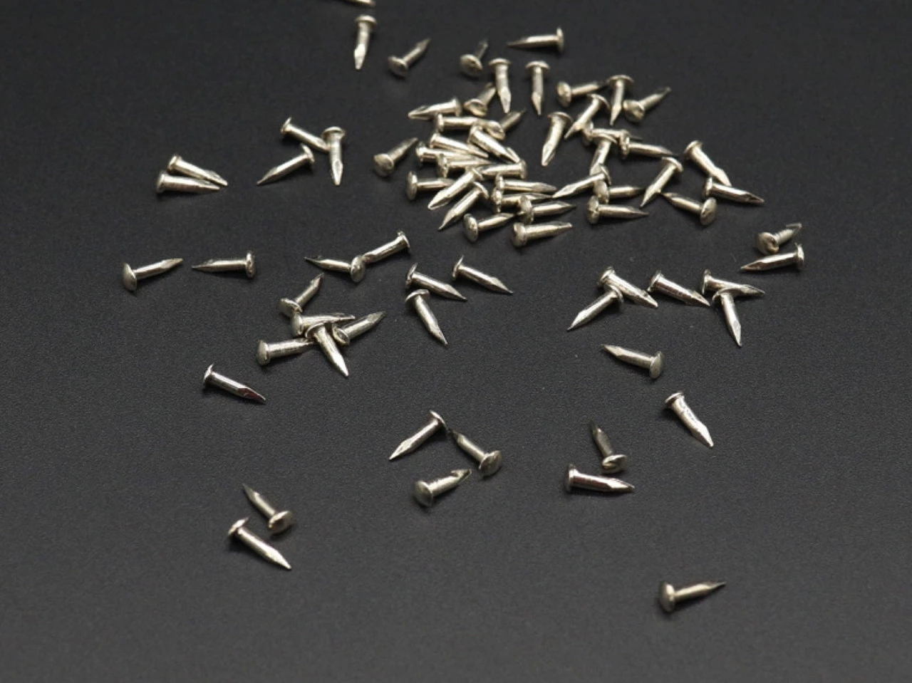 Гвозди декоративные, 1,5х8мм, Серебристый