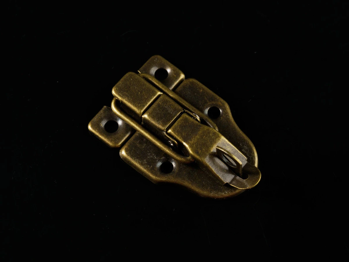 Замок затяжной A-076-5 60х40мм Старая латунь