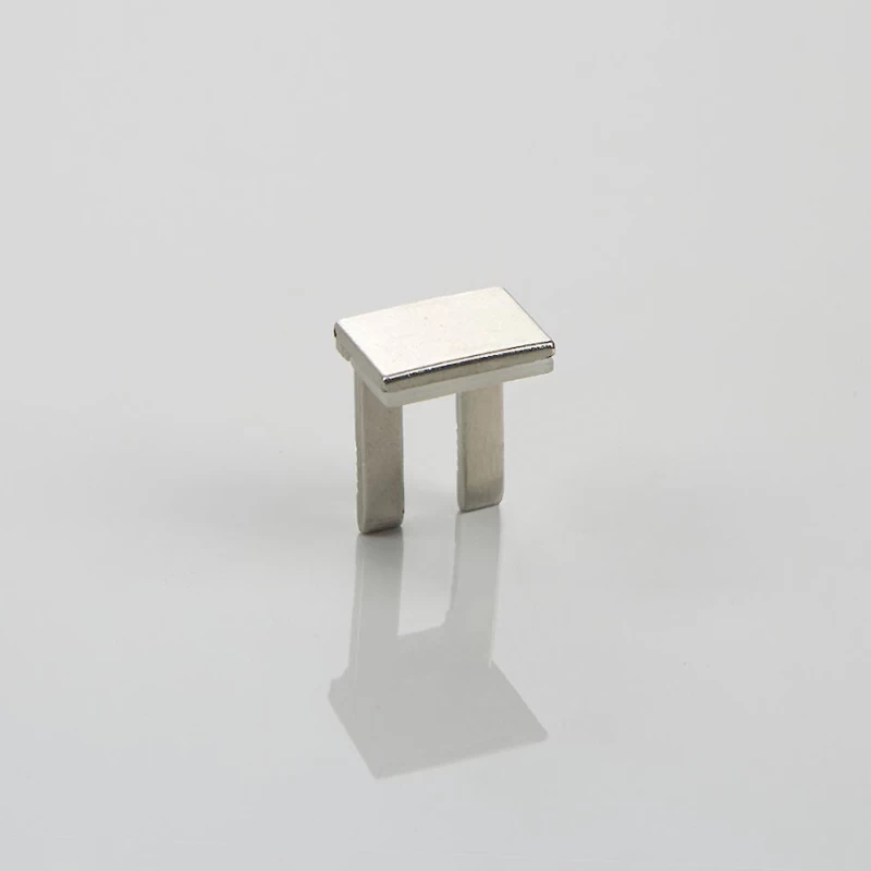 Крепление полкодержателя для стеклянных полок Italiana Ferramenta KUBIC  под запрессовку  Никель