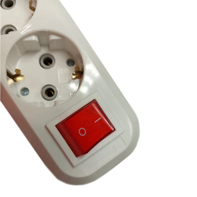 Пятиместная колодка с заземлением и кнопкой - 2