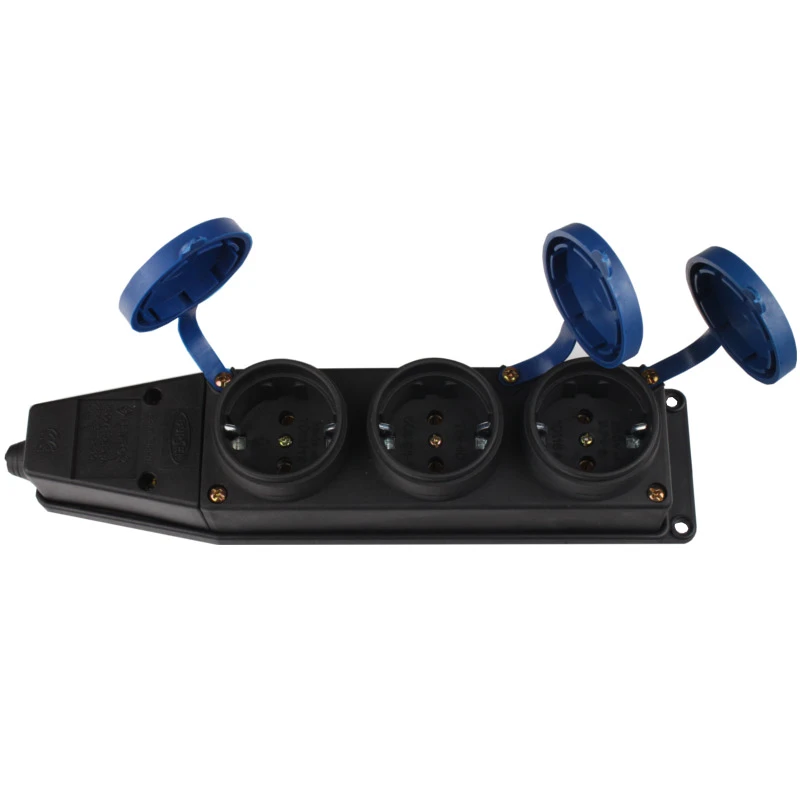 Колодка с заземлением с крышкой 3 гнезда, каучук, черный