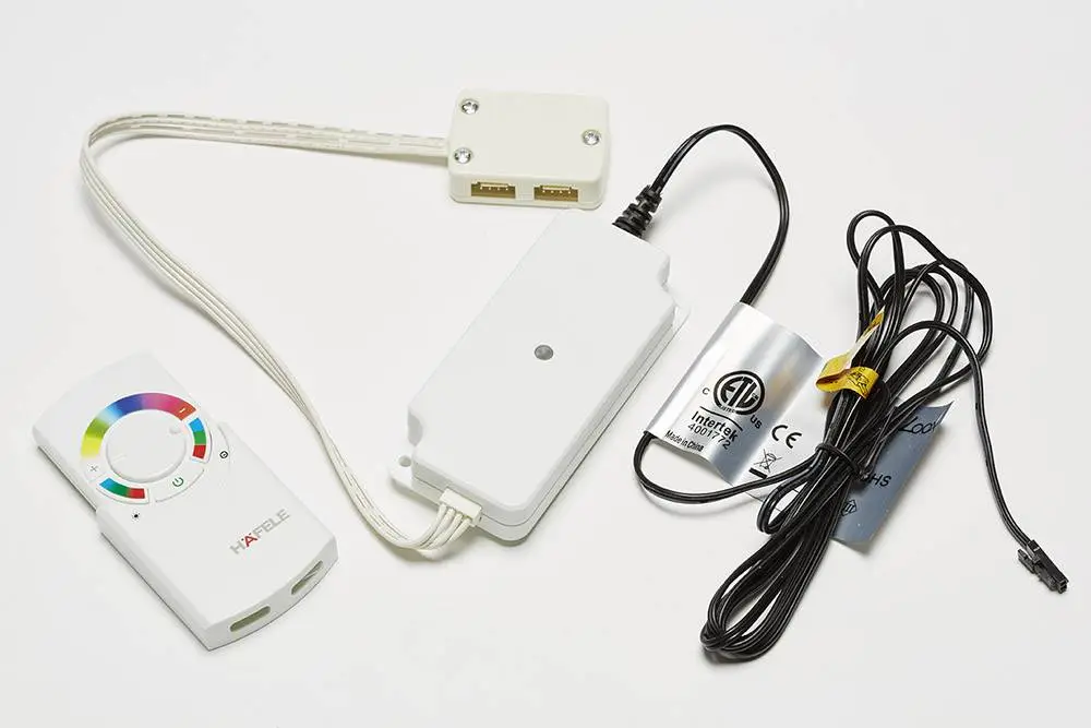 Мікшер RGB з пультом дистанційного управління 12V 30W пластиковий білий 83374700