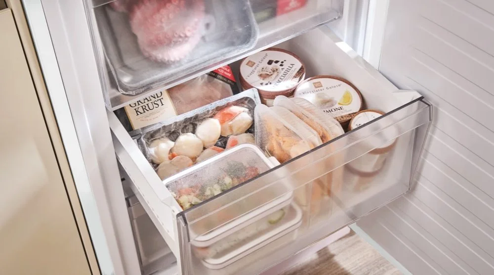 Холодильник Candy з нижн. мороз., 205x66.7х60, холод.відд.-289л, мороз.відд.-120л, 2дв., А+, NF, зон - 68