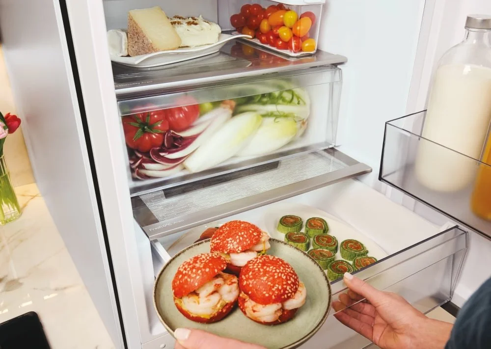 Холодильник Candy з нижн. мороз., 205x66.7х60, холод.відд.-289л, мороз.відд.-120л, 2дв., А+, NF, зон - 36