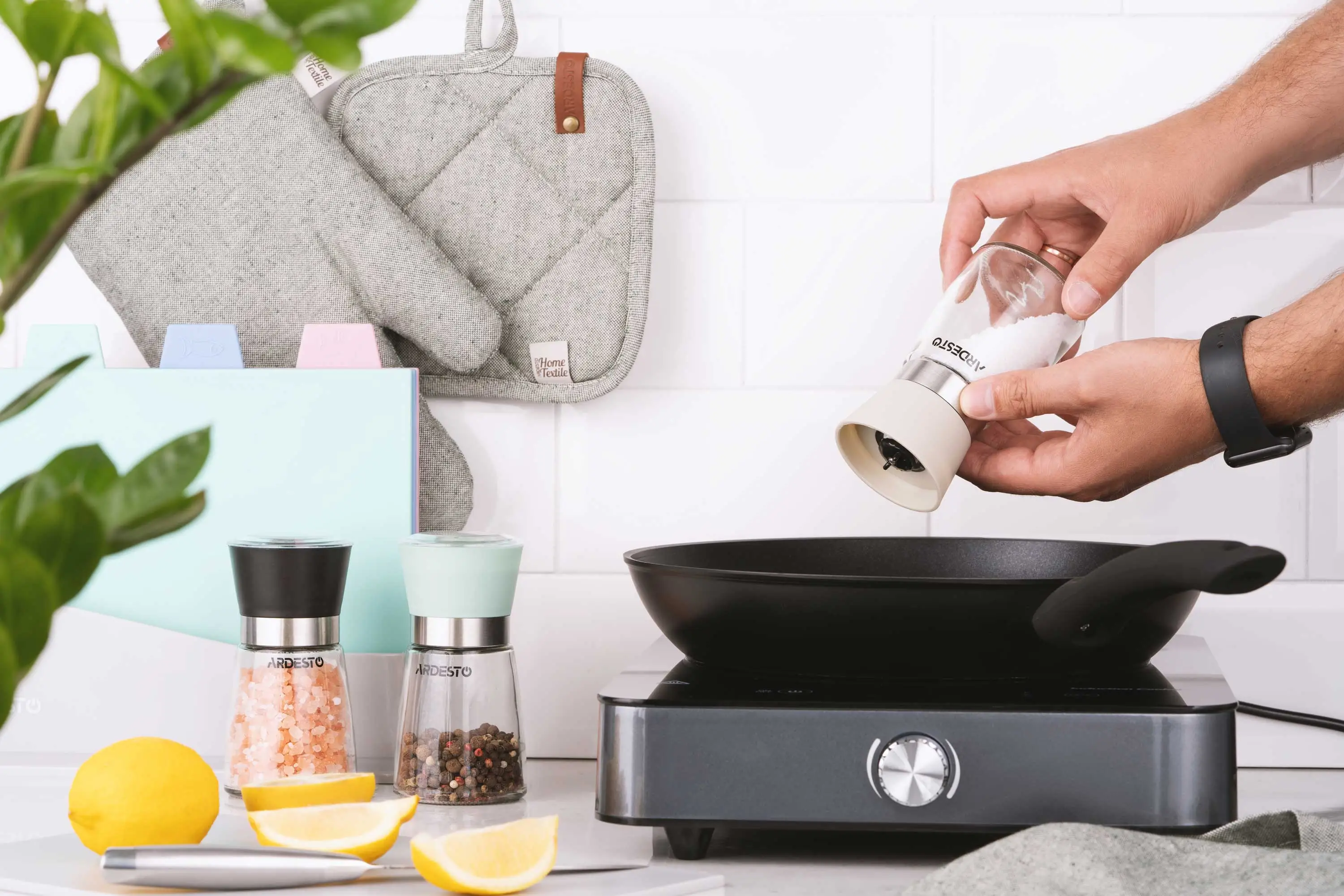 Млинок для солі та перцю Ardesto Gemini, 180мл, скло, пластик, прозорий, бежевий - 2