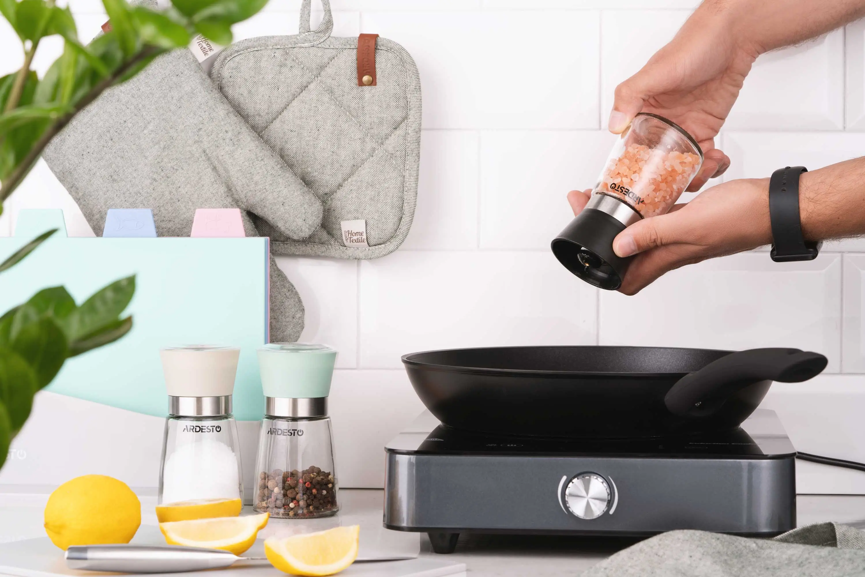 Млинок для солі та перцю Ardesto Gemini, 180мл, скло, пластик, прозорий, чорний - 2