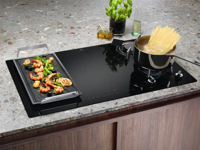 Варочная поверхность Electrolux комбинированная (2 газ + 3 инд), 90см, расширенная зона, чугун, черный - 2