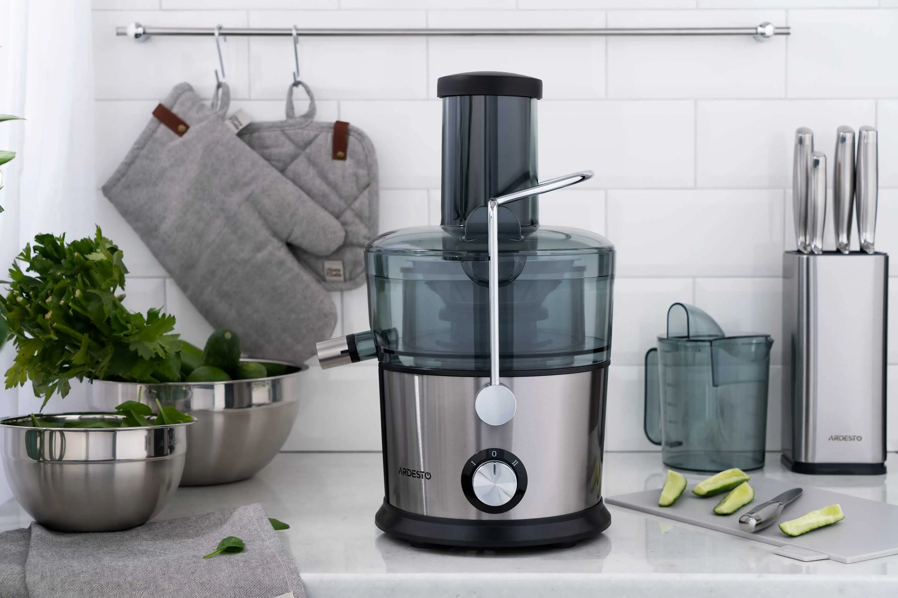 Соковитискач Ardesto відцентрований 1100Вт, чаша-1л, пластик/метал, сріблясто-чорний - 2