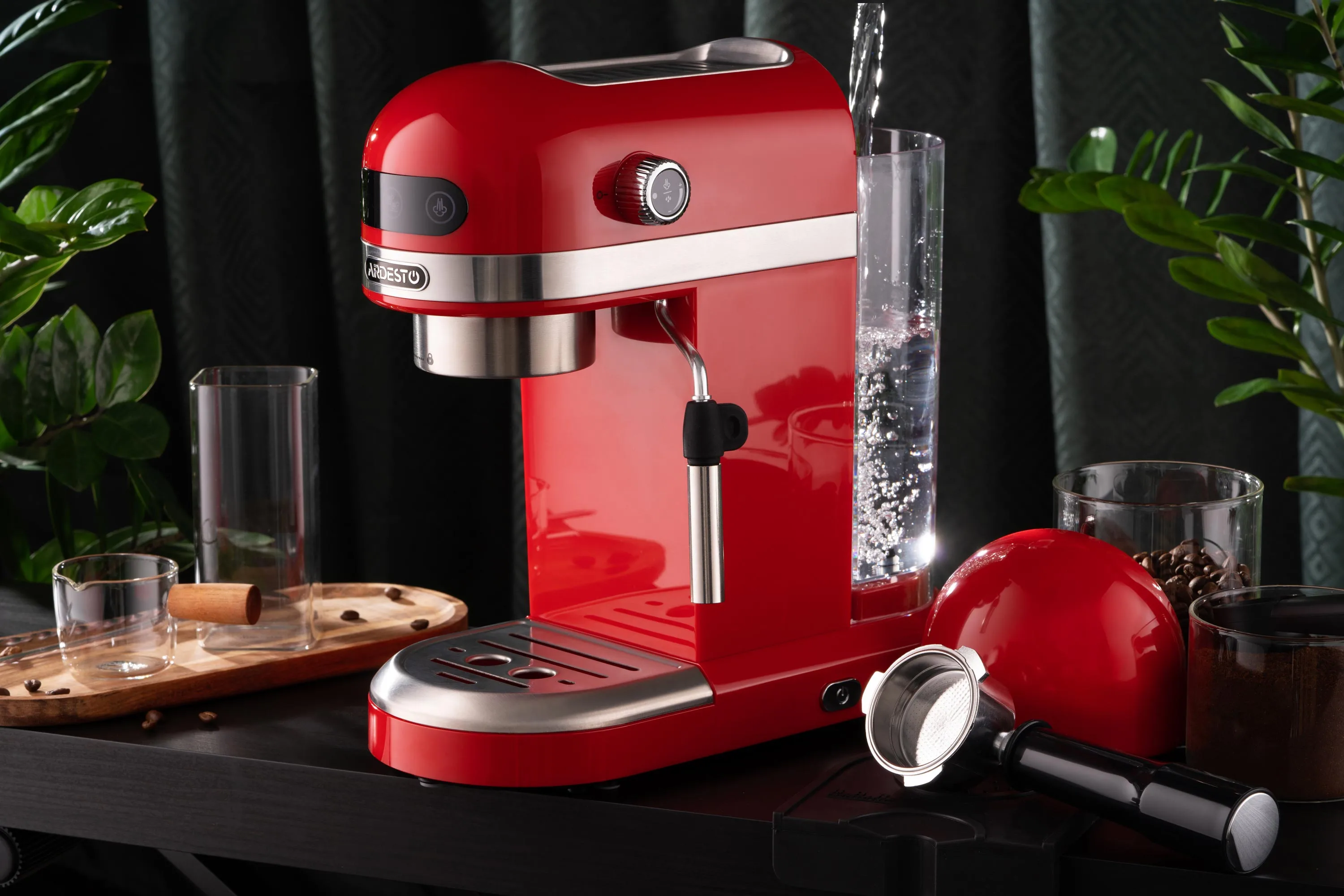 Кавоварка Ardesto ріжкова 1.4л, мелена, ручний капучинатор, підігрів чашок, червоний - 9