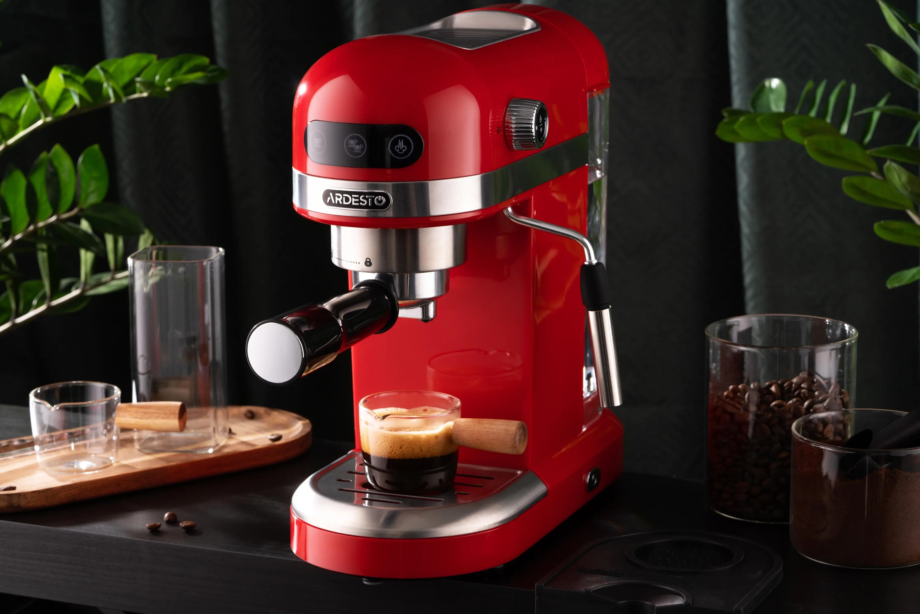 Кавоварка Ardesto ріжкова 1.4л, мелена, ручний капучинатор, підігрів чашок, червоний - 11