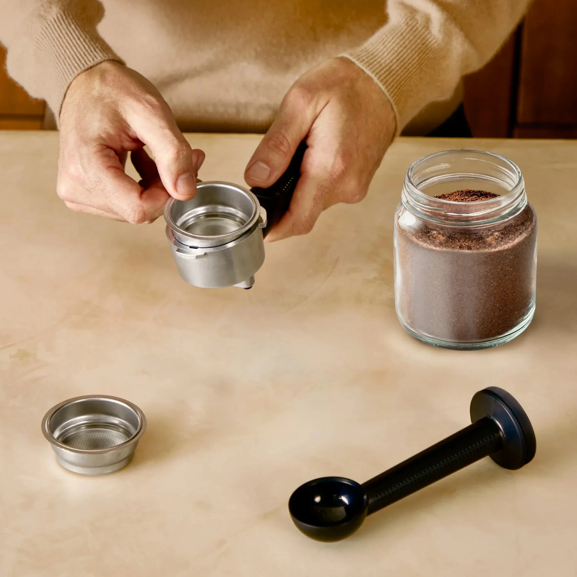 Кавоварка Krups ріжкова Authentic C50 2л, мелена, ручний капучинатор, 15 бар, чорний - 4