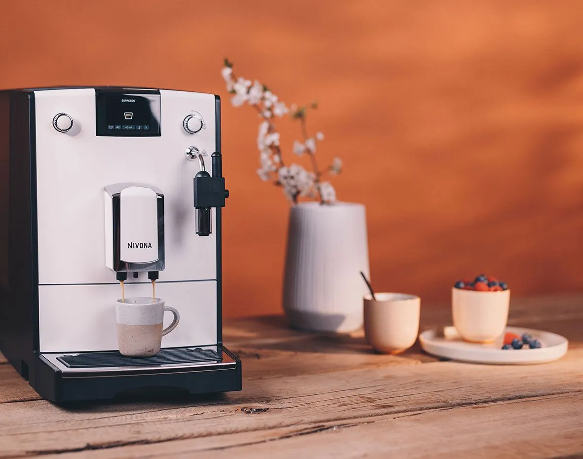 Кавомашина Nivona CafeRomatica 2.2л, зерно + мелена, ручний капучинатор, авторецептів - 5, сіро - чо - 2